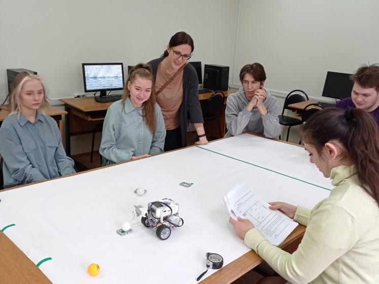 Мастер-класс для студентов объединения «Учебная робототехника»